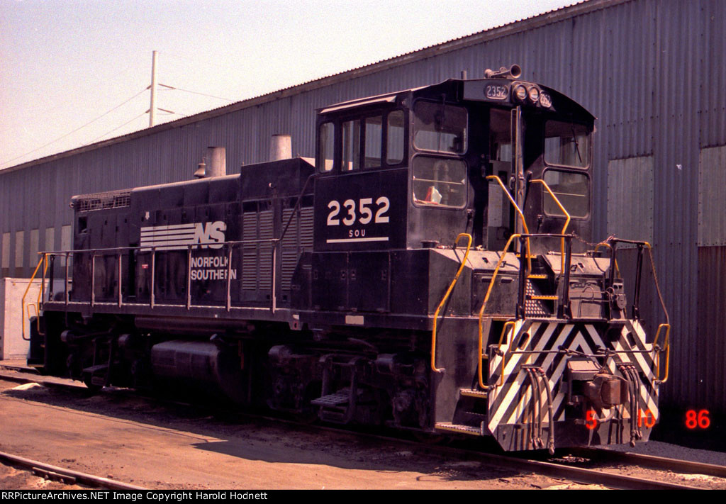 NS 2352